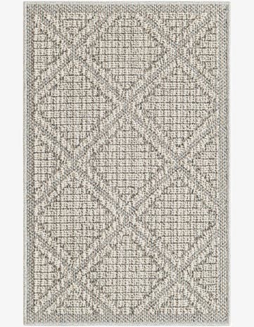 Light Gray Easy-Clean Trellis Indoor / Outdoor Rug