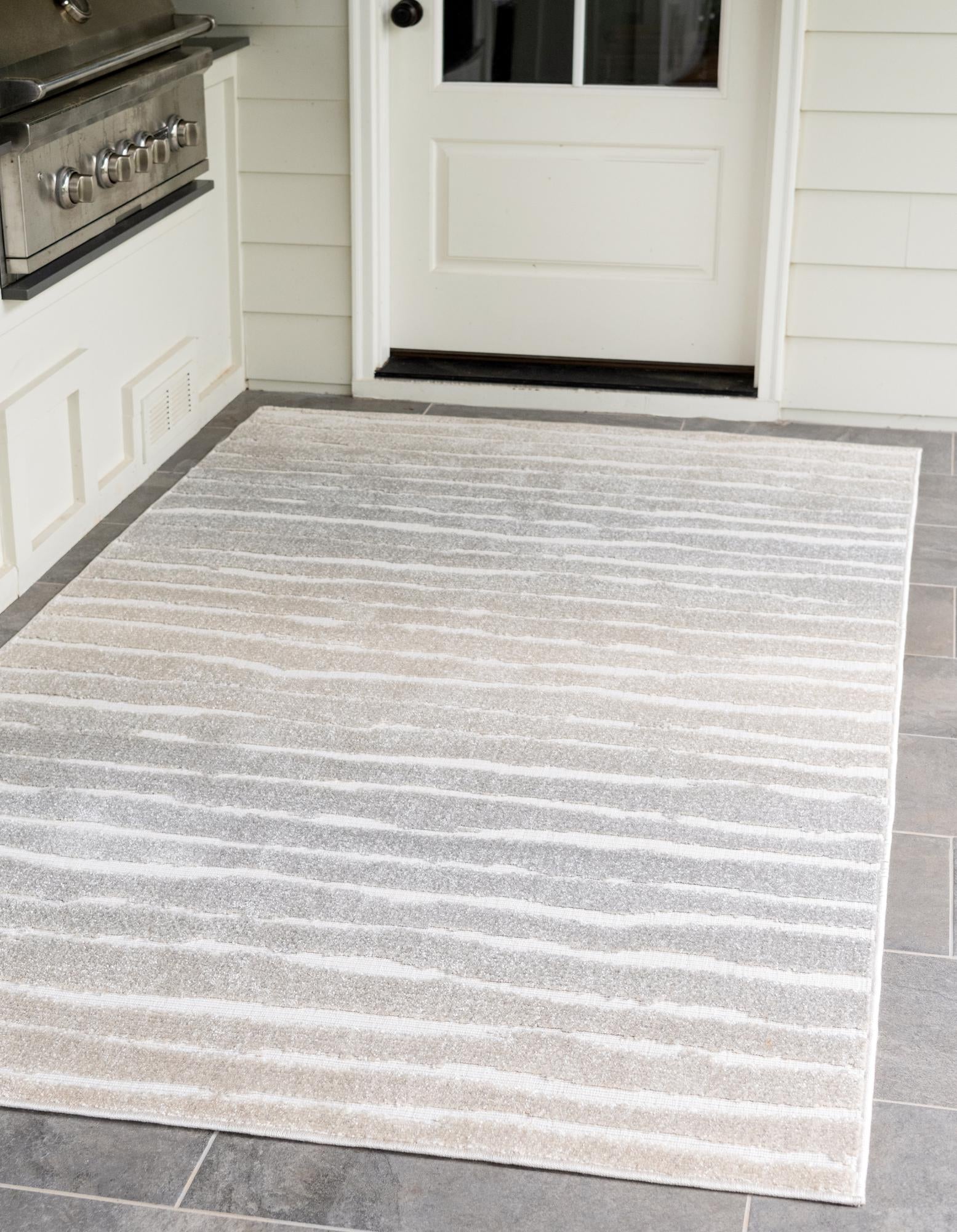8' x 10' Easy-Clean Sabrina Soto Ola Indoor / Outdoor Rug