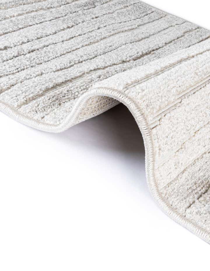 8' x 10' Easy-Clean Sabrina Soto Ola Indoor / Outdoor Rug