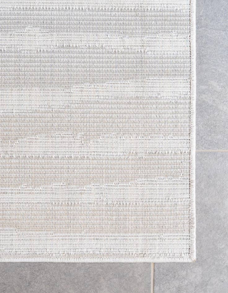 Detail image of 4' x 6'  Washable Sabrina Soto Ola Indoor / Outdoor Rug
