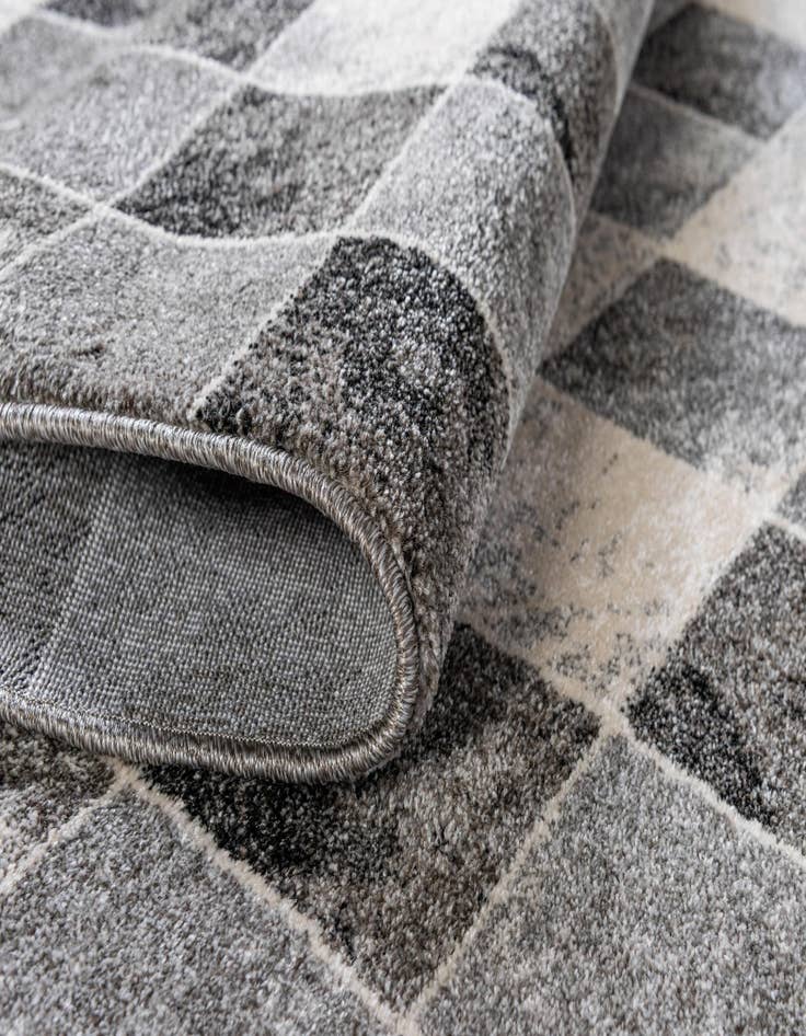 Detail image of 3' 3 x 5' 3 Savannah Rug