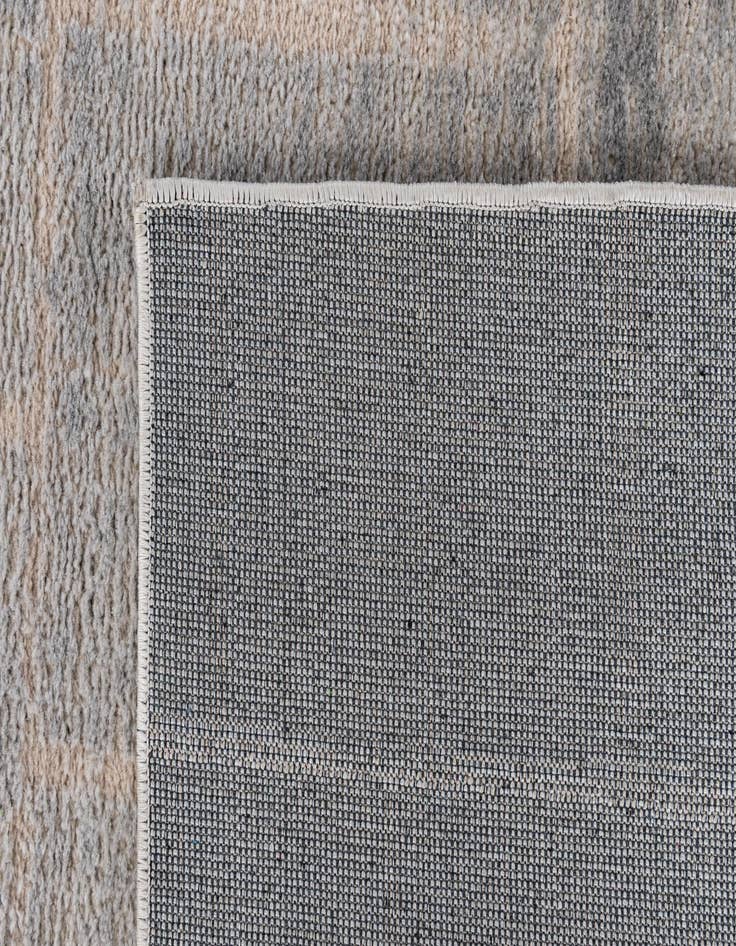 Detail image of 5' x 7' 2 Uptown Rug