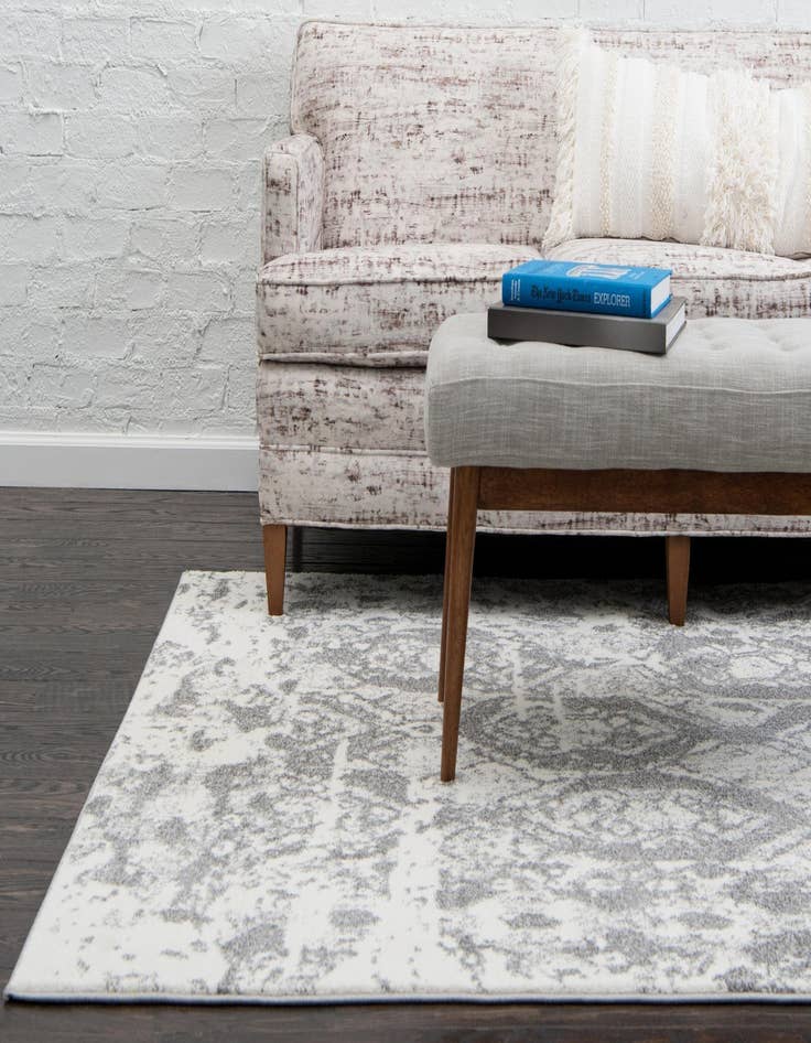 Detail image of 8' x 10' Venice Rug