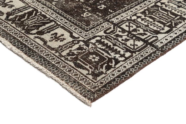Detail image of 8' x 11' 7 Vintage Royal Rug