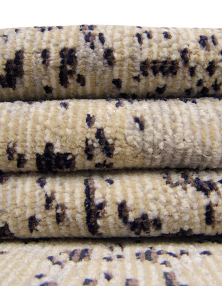 Detail image of 4' x 4' Amulet Round Rug