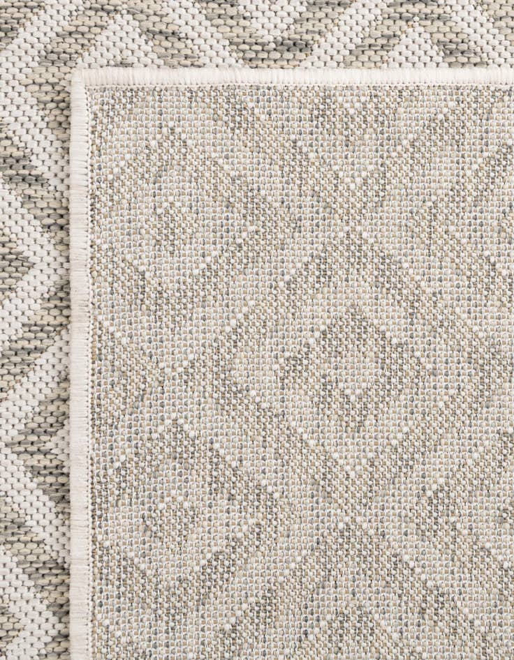 Detail image of 6' 7 x 6' 7 Easy-Clean Jill Zarin Costa Rica Indoor / Outdoor Round Rug