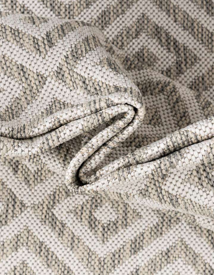 6' 7 x 6' 7 Easy-Clean Jill Zarin Costa Rica Indoor / Outdoor Round Rug
