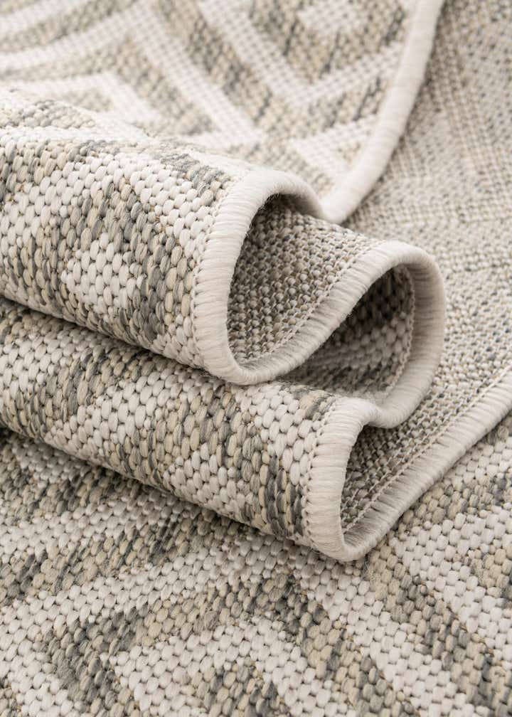 6' 7 x 6' 7 Easy-Clean Jill Zarin Costa Rica Indoor / Outdoor Round Rug