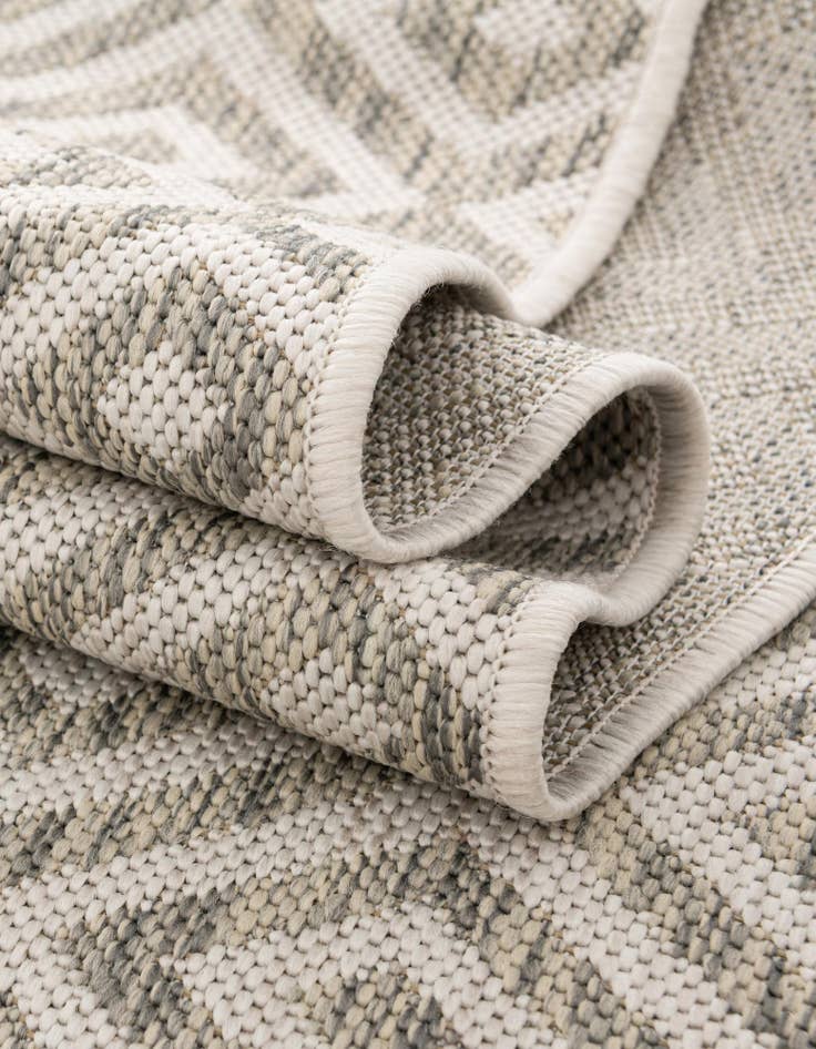 Detail image of 6' 7 x 6' 7 Easy-Clean Jill Zarin Costa Rica Indoor / Outdoor Round Rug