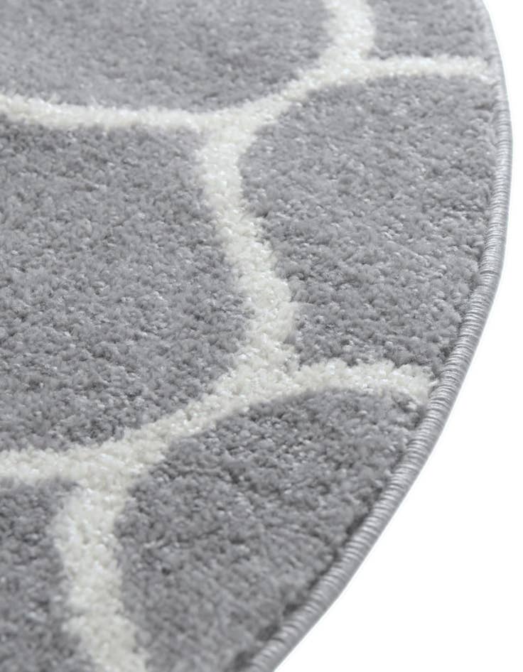 Detail image of 5' 3 x 5' 3 Lattice Frieze Round Rug