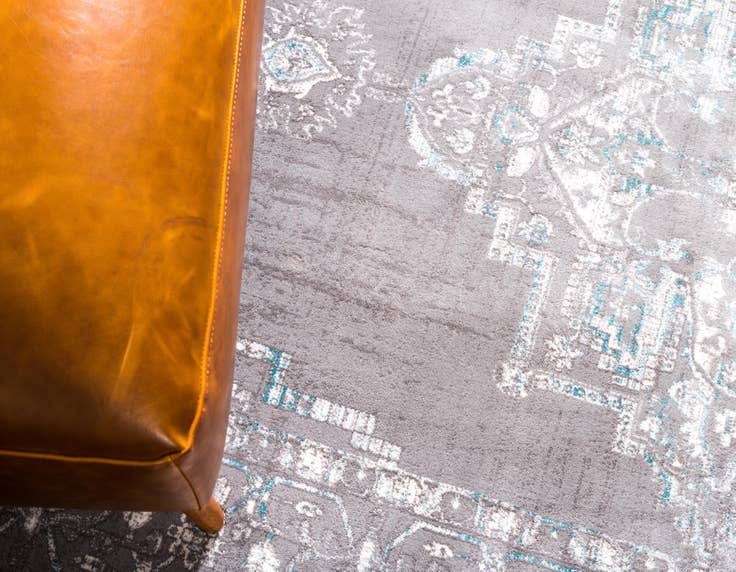 Detail image of 4' x 4' New Vintage Round Rug