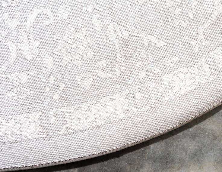 Detail image of 4' x 4' New Vintage Round Rug