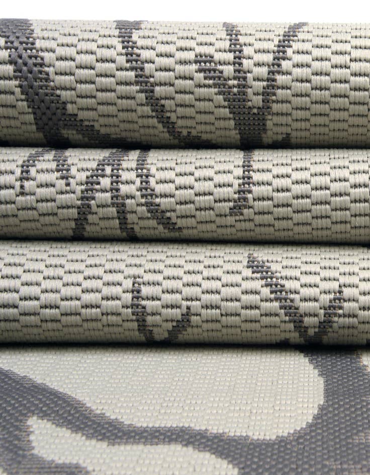 Detail image of 6' x 6'  Washable Botanical Indoor / Outdoor Round Rug