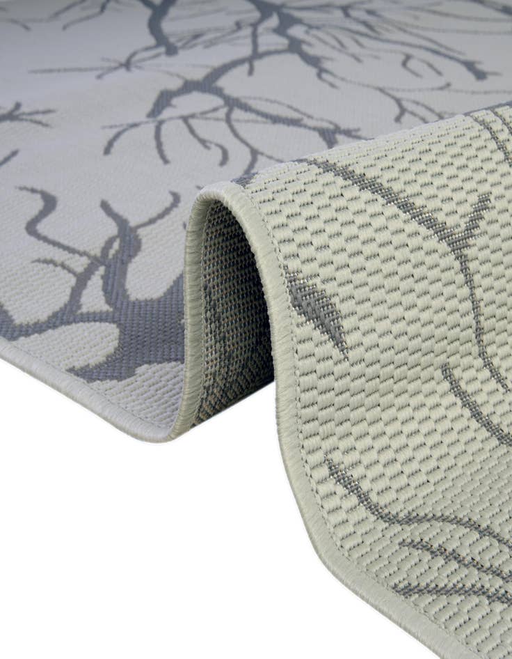 Detail image of 6' x 6'  Washable Botanical Indoor / Outdoor Round Rug