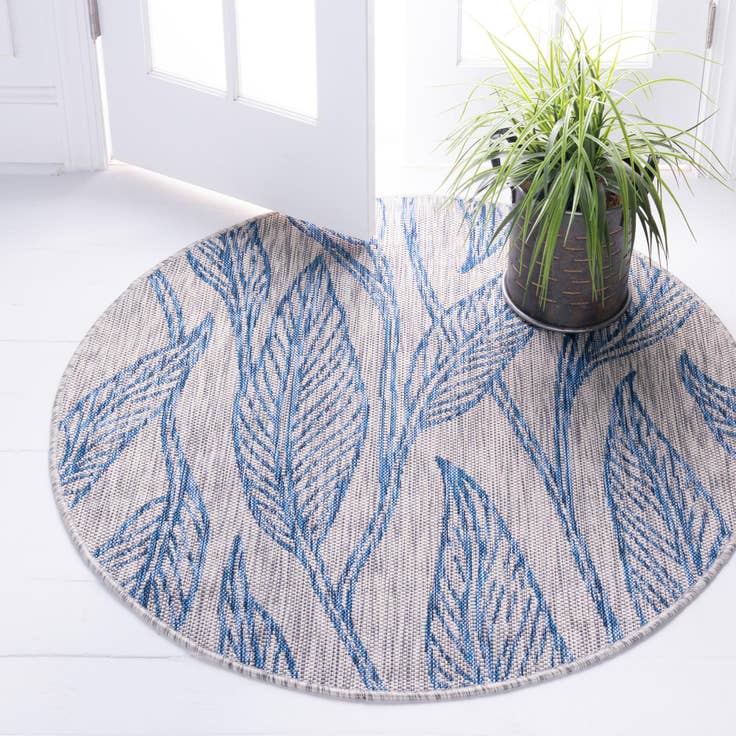 Detail image of 13' x 13' Easy-Clean Botanical Indoor / Outdoor Round Rug