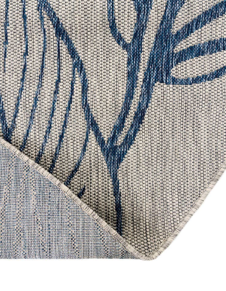 Detail image of 4' x 4'  Washable Botanical Indoor / Outdoor Round Rug