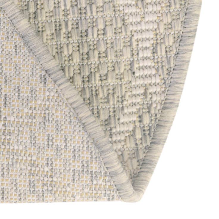 Detail image of 4' x 4' Easy-Clean Lattice Indoor / Outdoor Round Rug