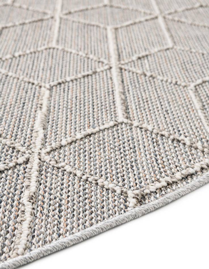 Detail image of 3' 1 x 3' 1 Washable Lattice Indoor / Outdoor Round Rug