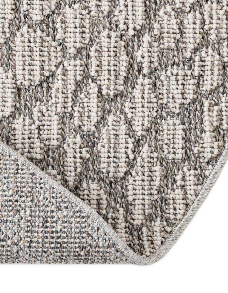 Detail image of 5' 3 x 5' 3 Easy-Clean Safari Indoor / Outdoor Round Rug