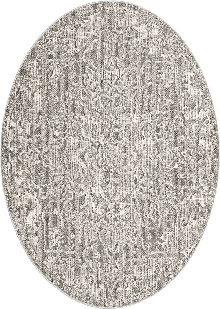 5' 3 x 5' 3 Easy-Clean Traditional Indoor / Outdoor Round Rug