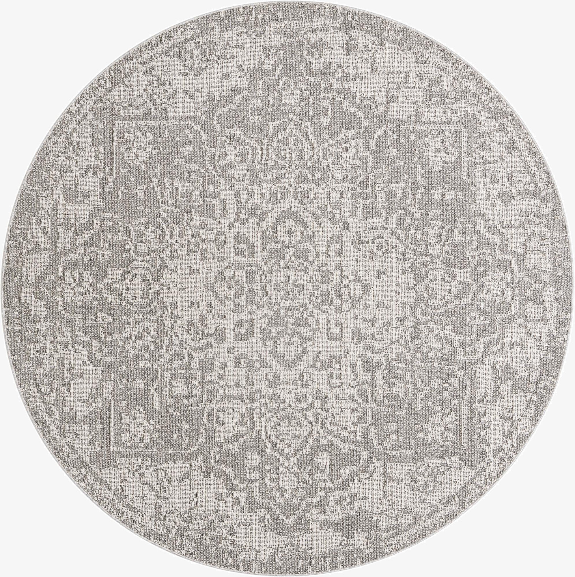 7' 10 x 7' 10  Washable Traditional Indoor / Outdoor Round Rug