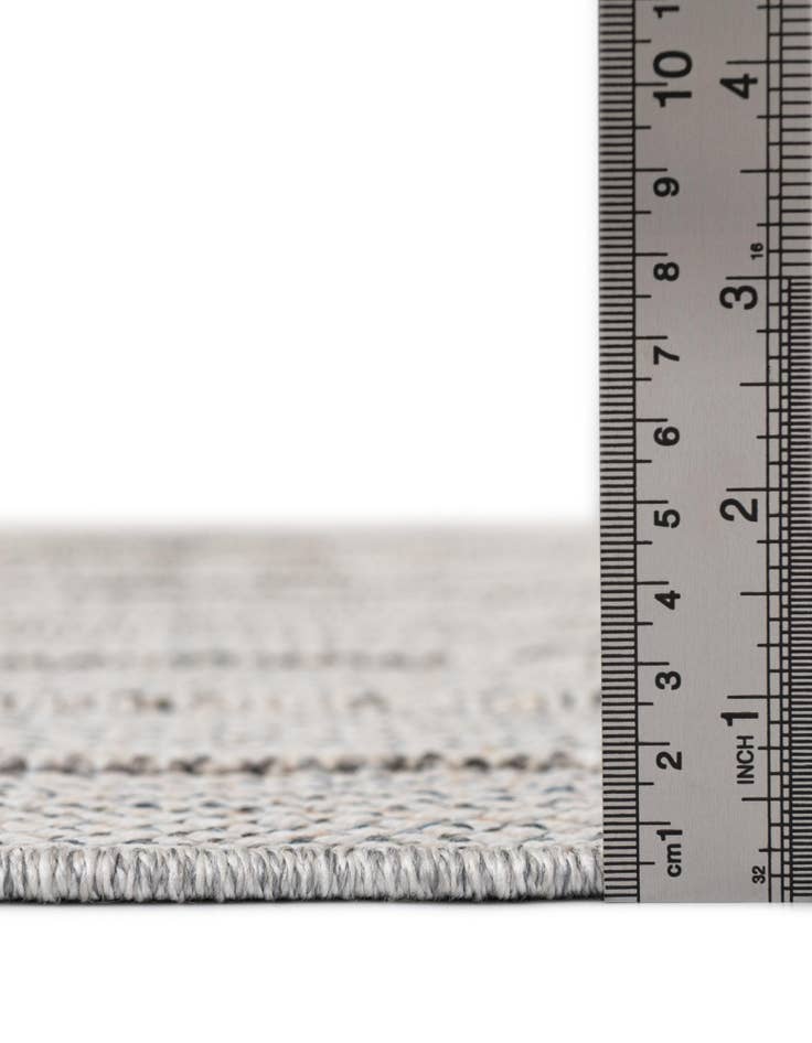 Detail image of 7' 10 x 7' 10 Easy-Clean Trellis Indoor / Outdoor Round Rug