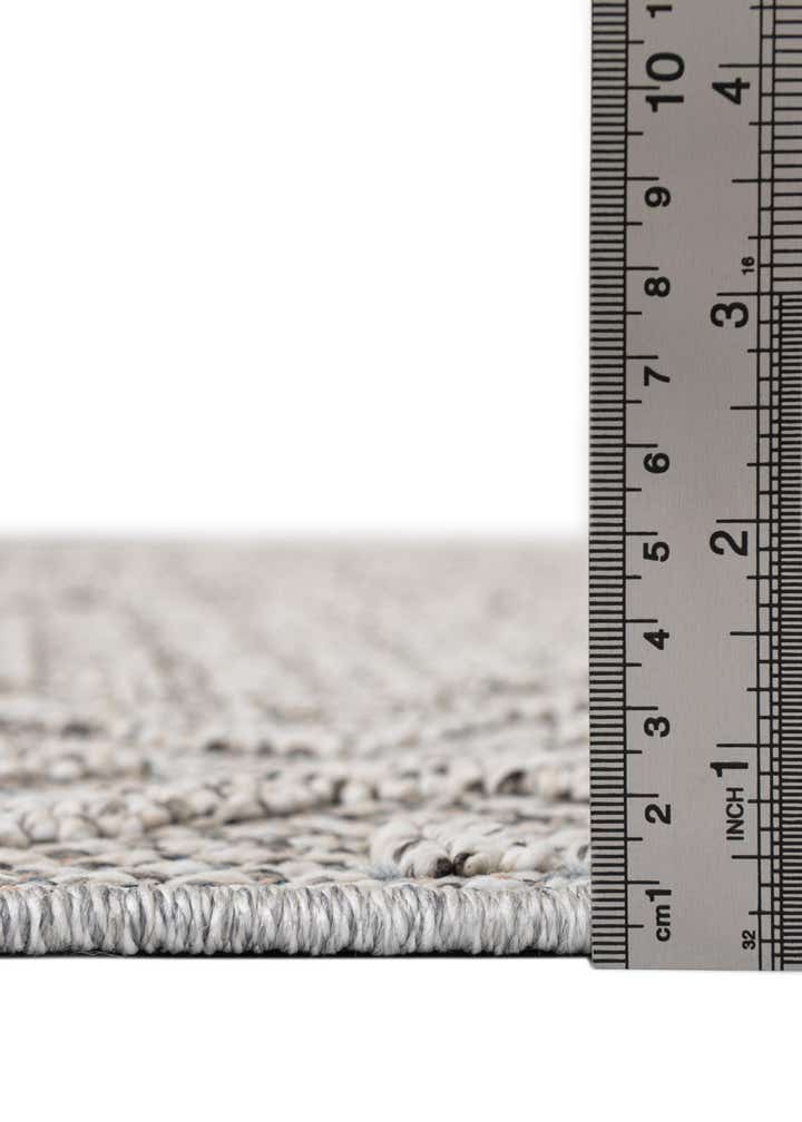 7' 10 x 7' 10 Easy-Clean Trellis Indoor / Outdoor Round Rug