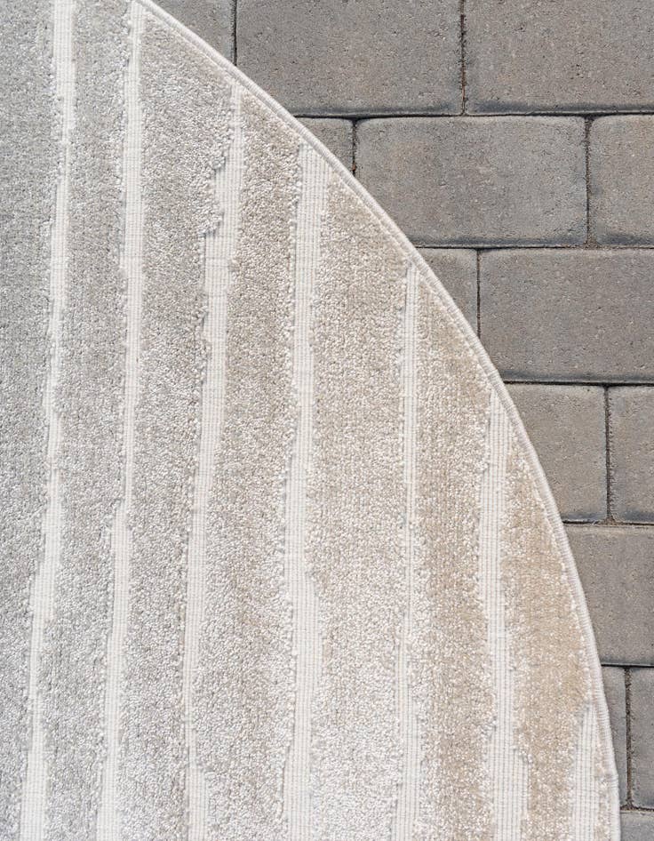 Detail image of 8' x 8' Easy-Clean Sabrina Soto Ola Indoor / Outdoor Round Rug