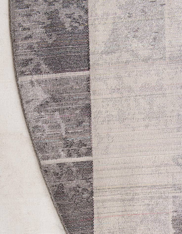 Detail image of 6' x 6' Safari Round Rug