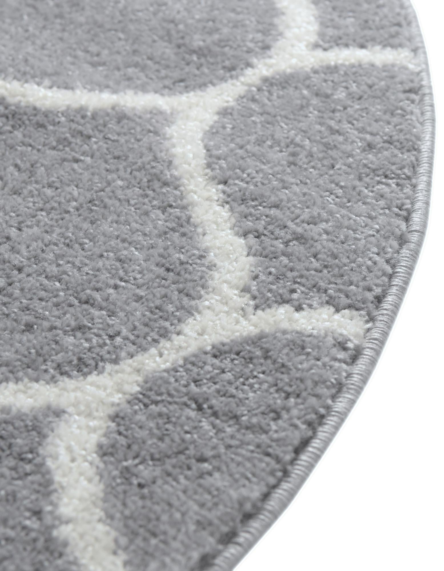 5' 3 x 5' 3 Trellis Frieze Round Rug