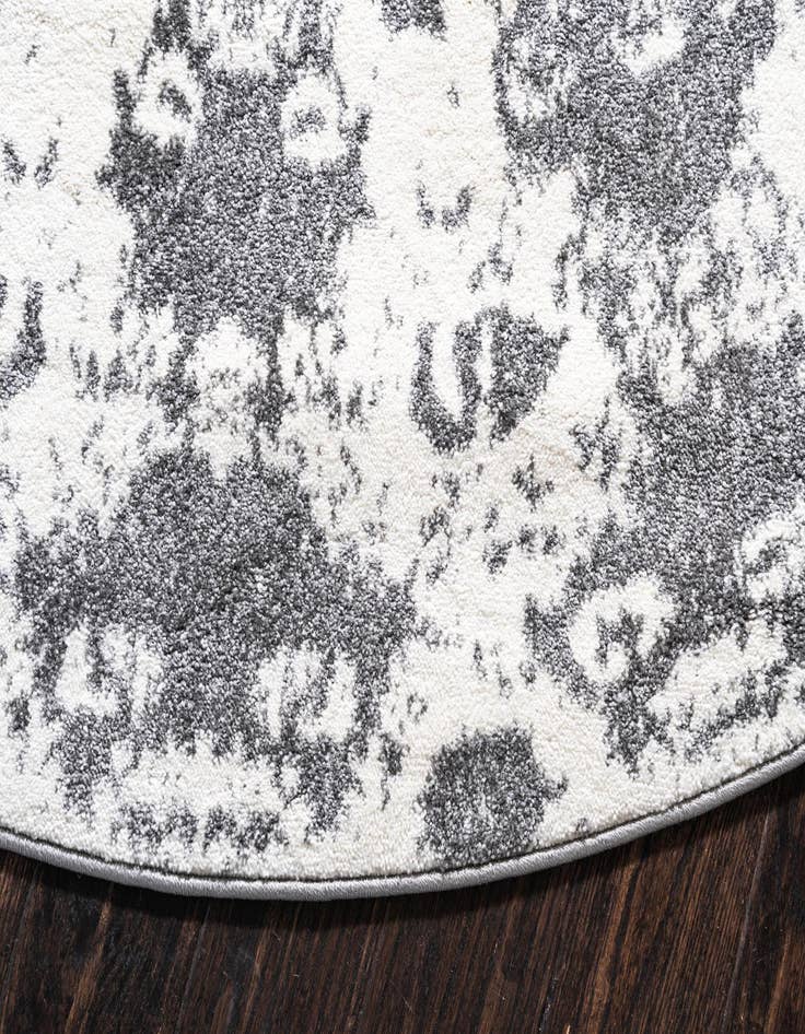 Detail image of 8' x 8' Venice Round Rug
