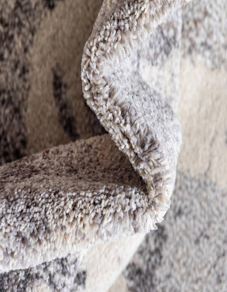 Detail image of 2' 2 x 6' 7 Washable Amalfi Runner Rug