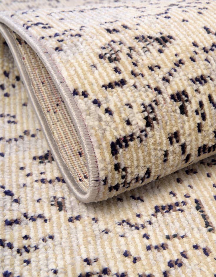 Detail image of 2' 2 x 6' Amulet Runner Rug