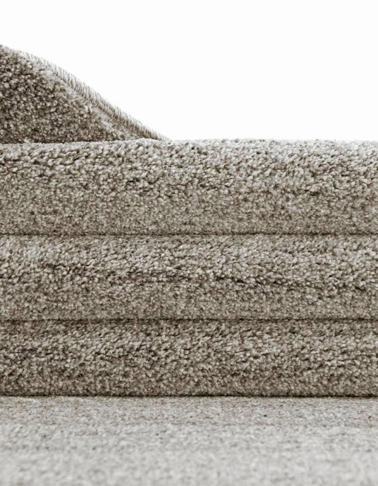 Detail image of 2' 7 x 10' Angelica Runner Rug