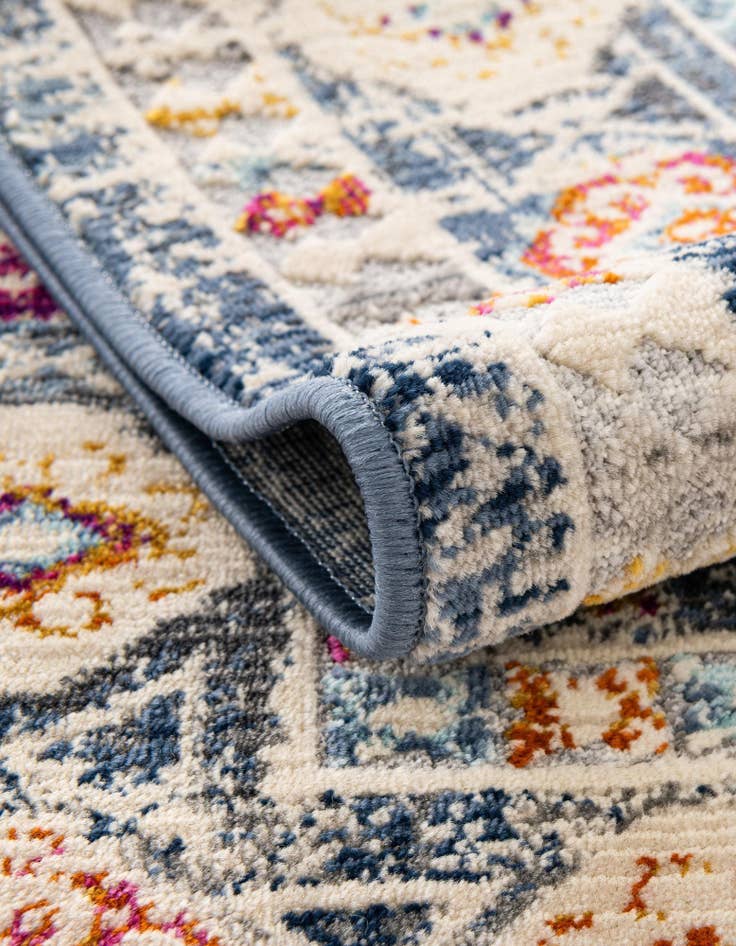 Detail image of 2' 7 x 9' 10 Budapest Runner Rug