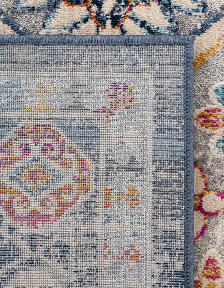 Detail image of 2' 7 x 9' 10 Budapest Runner Rug