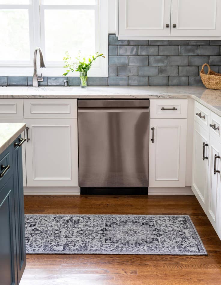 Detail image of 2' x 6' Washable Francesca Runner Rug