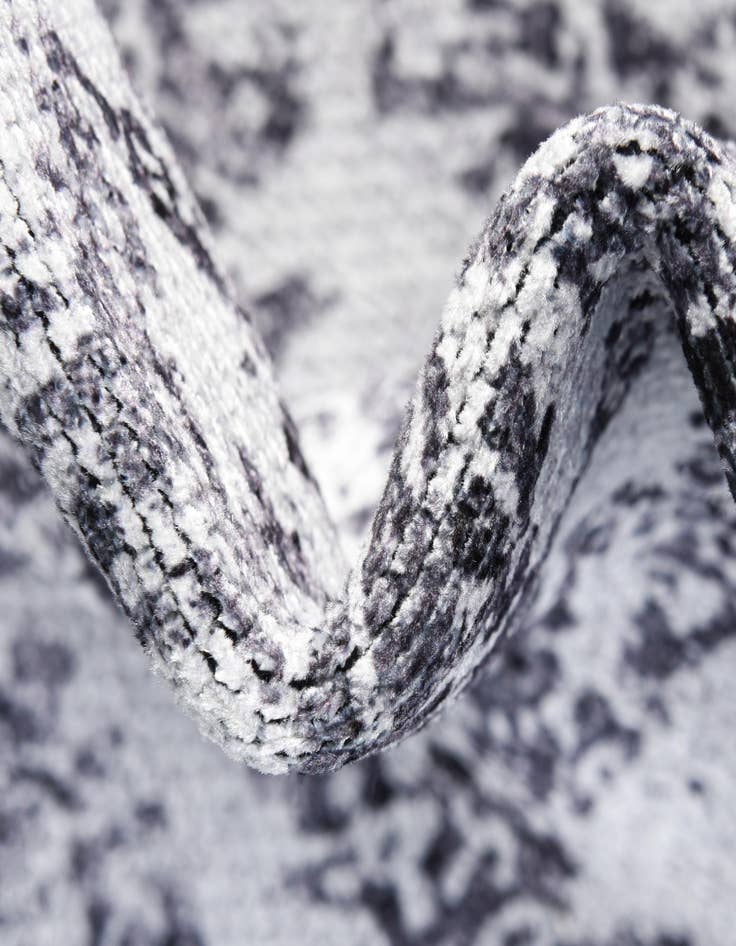 Detail image of 2' x 6' Washable Francesca Runner Rug