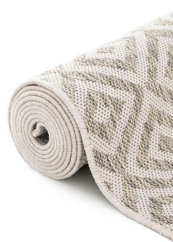 2' x 8' Easy-Clean Jill Zarin Costa Rica Indoor / Outdoor Runner Rug