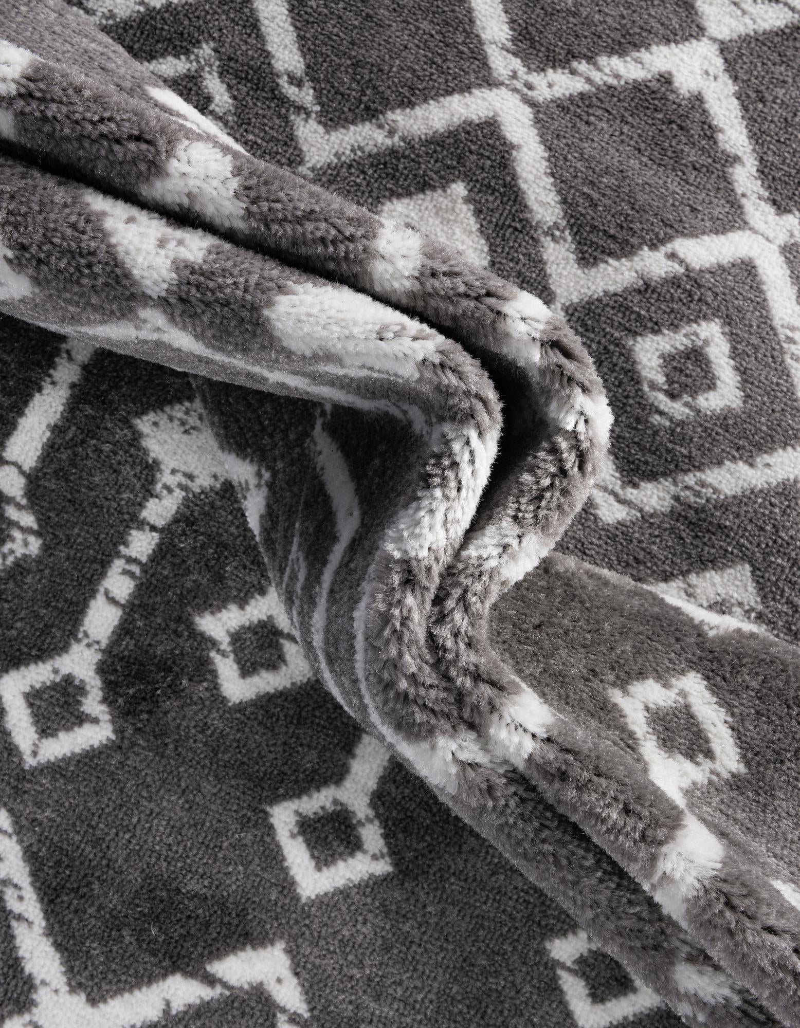 2' x 9' 10 Kasbah Trellis Runner Rug