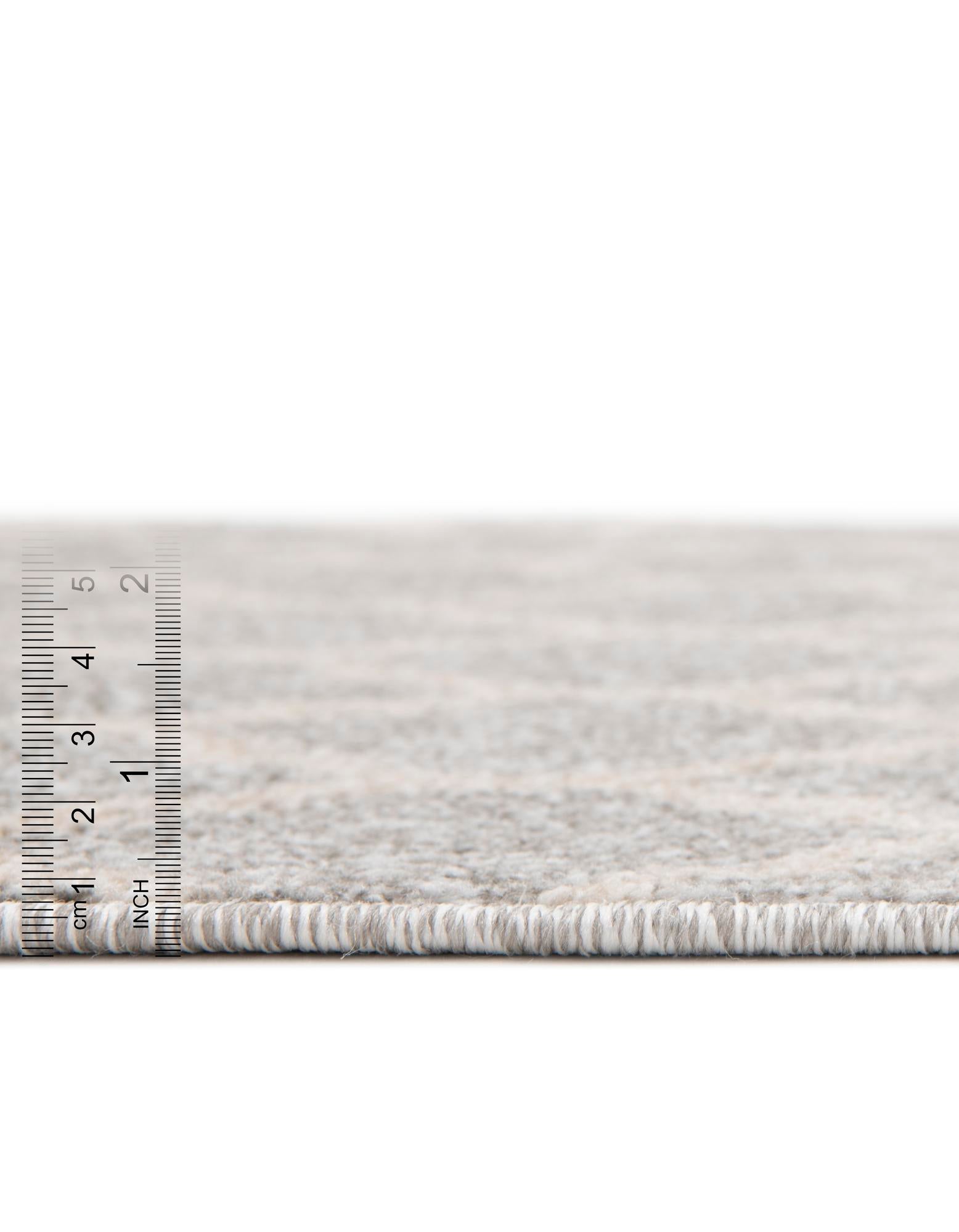 2' 7 x 19' 8 Lattice Runner Rug