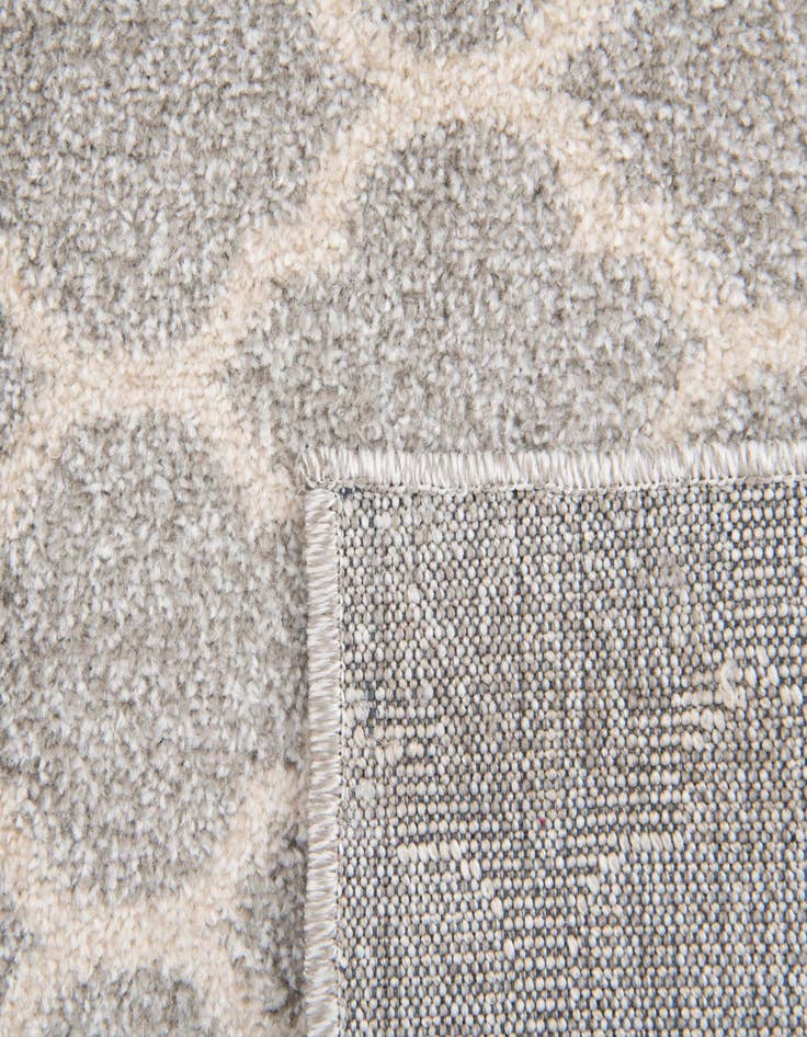 Detail image of 2' 7 x 16' 5 Lattice Runner Rug