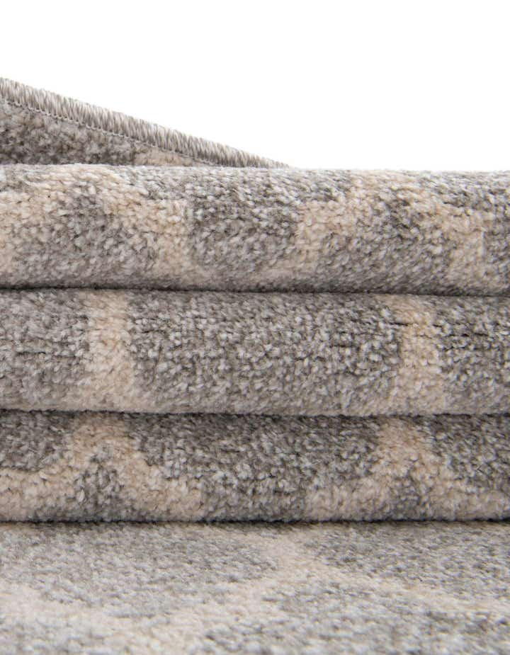 2' 7 x 16' 5 Lattice Runner Rug