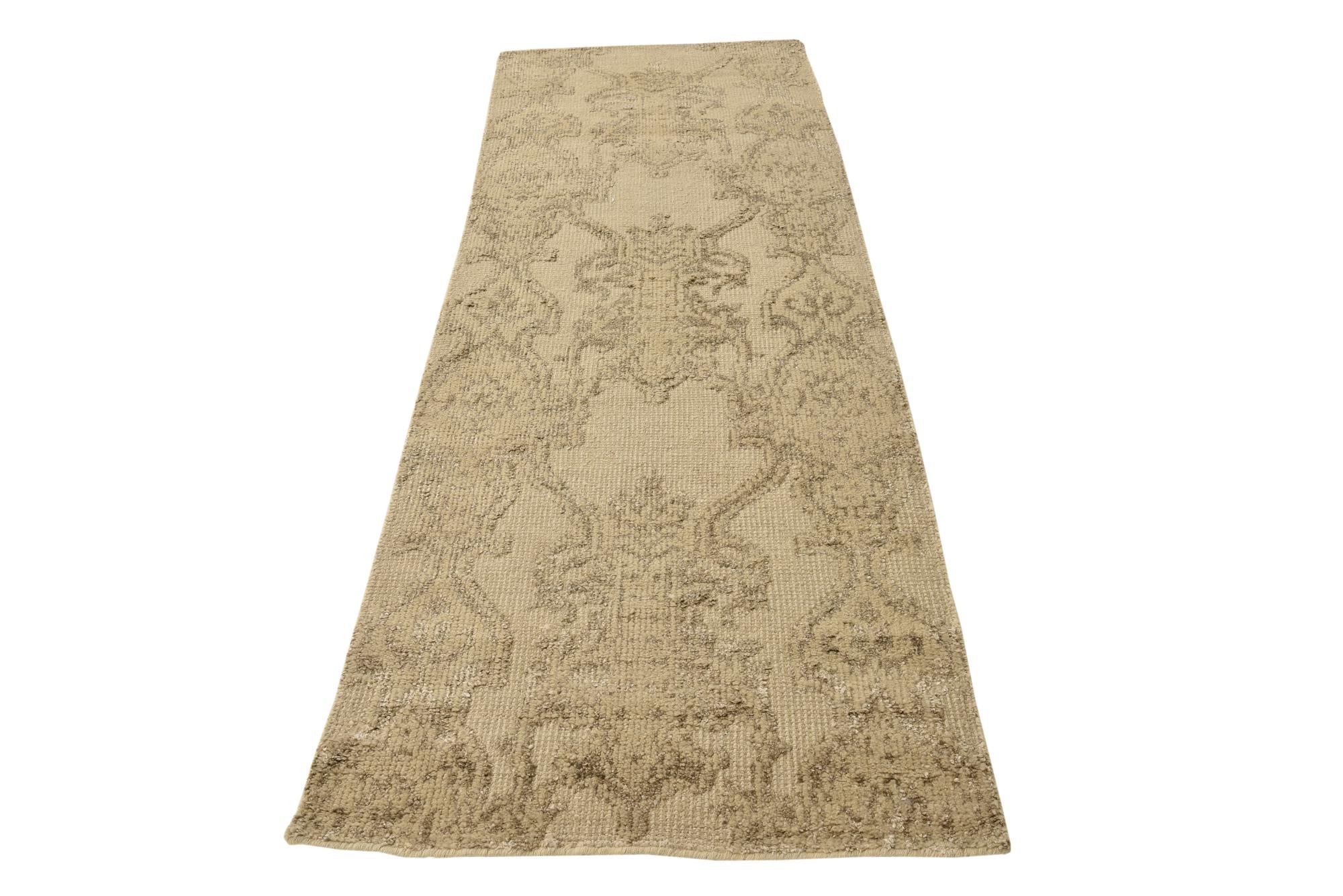 2' 10 x 8' 8 Hand Knotted Luna Runner Rug