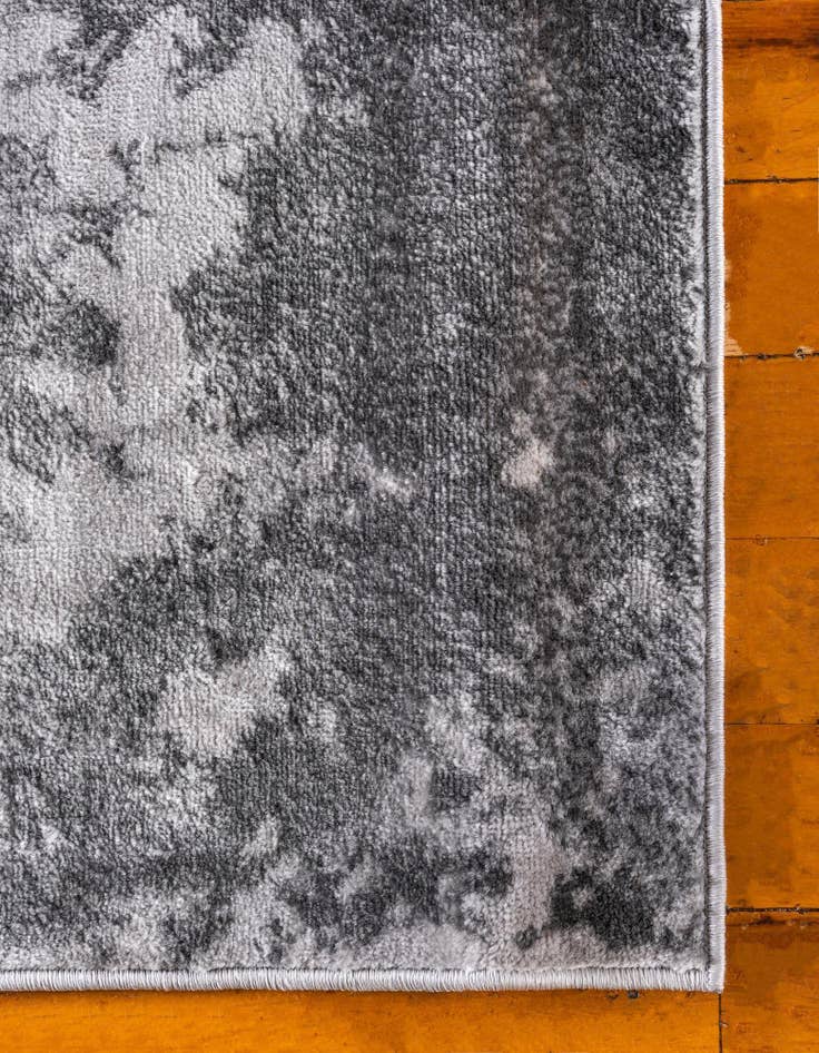 Detail image of 2' x 6' 9 Metropolis Runner Rug