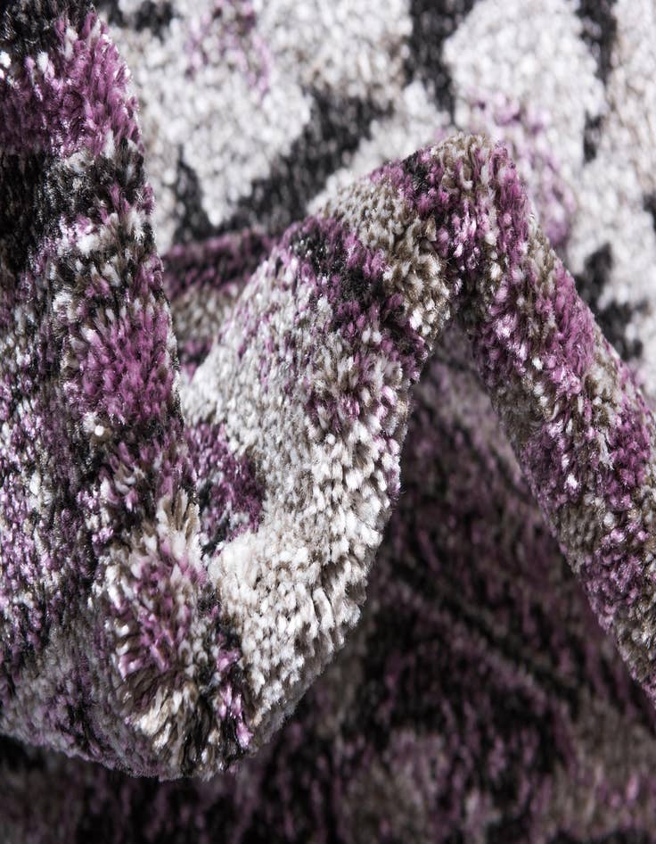 Detail image of 2' x 6' Miranda Runner Rug