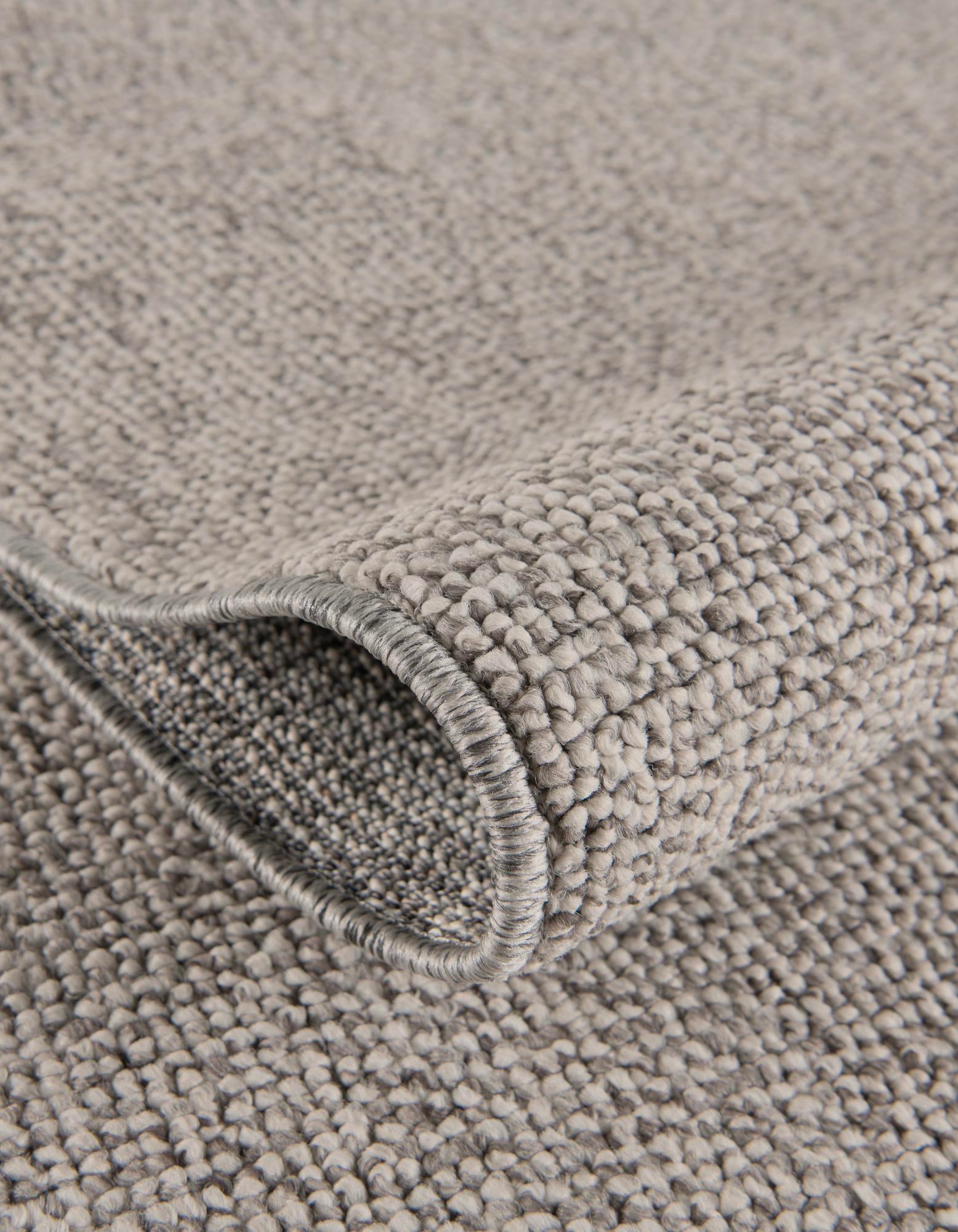 2' x 8' Easy-Clean Solid Indoor / Outdoor Runner Rug