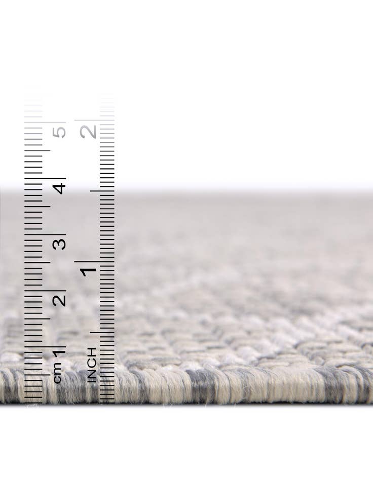 Detail image of 2' x 6' Easy-Clean Trellis Indoor / Outdoor Runner Rug