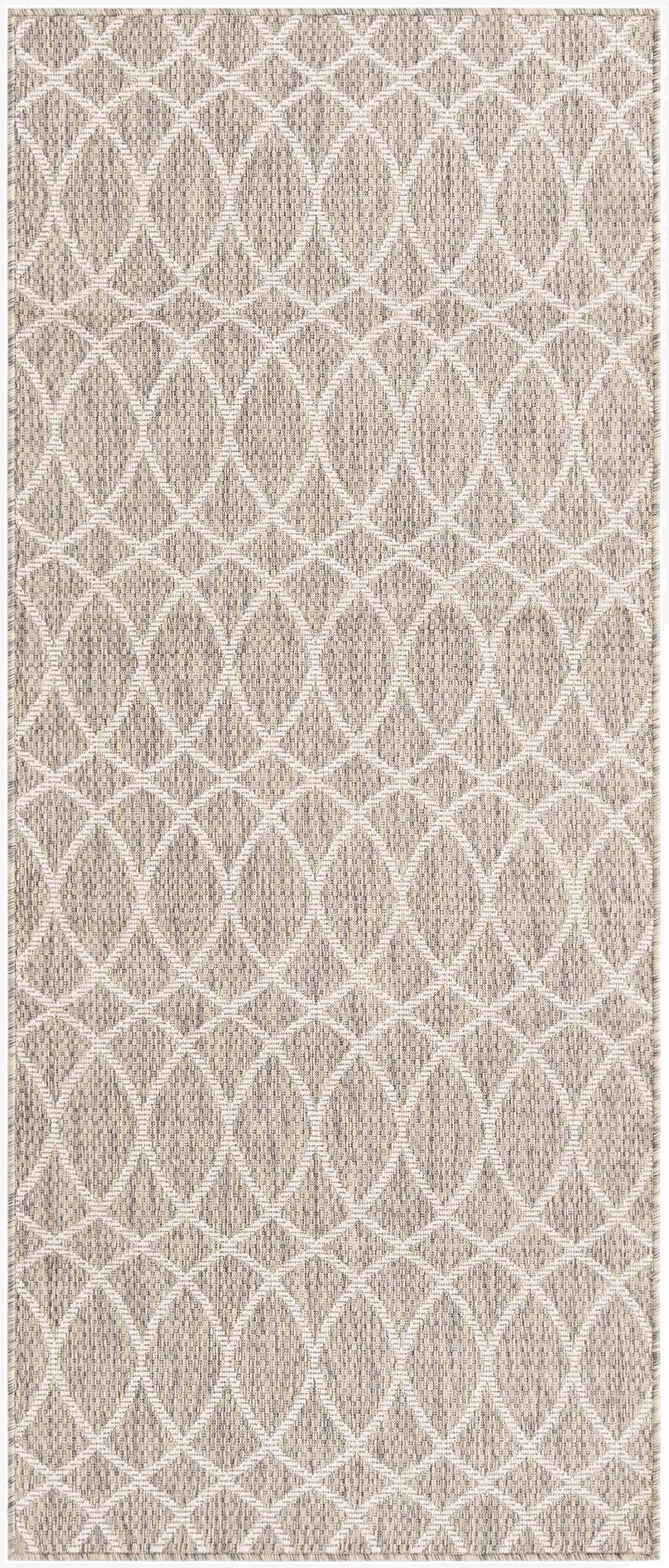 2' 9 x 6' 8  Washable Trellis Indoor / Outdoor Runner Rug