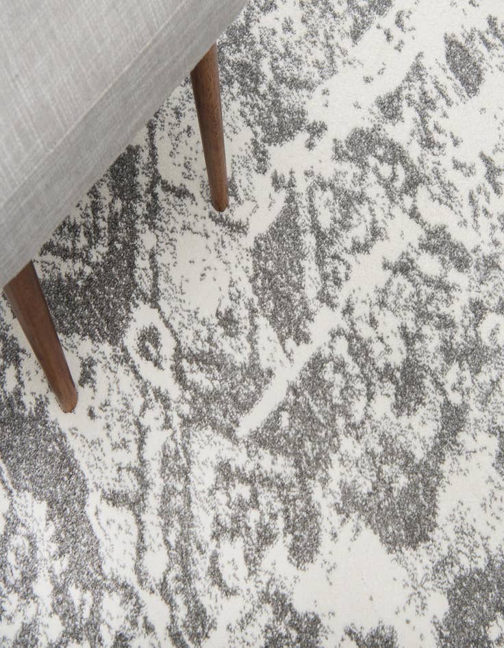 Detail image of 2' x 6' Veneto Runner Rug